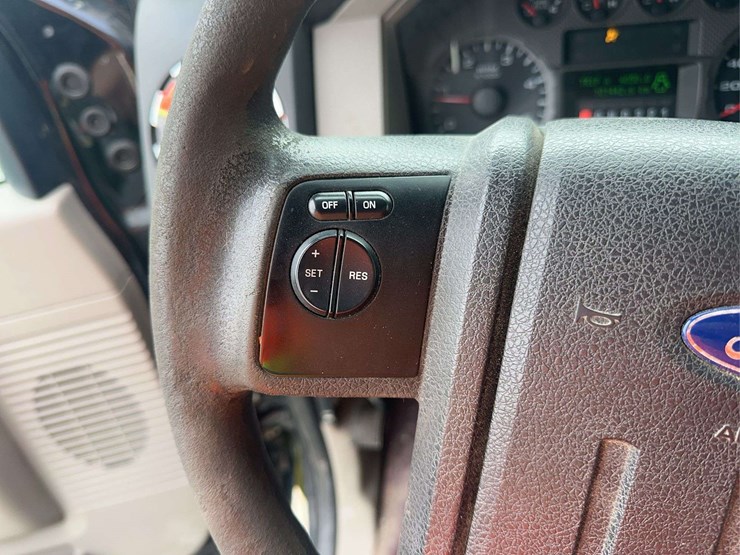 2009-ford-f550-xlt-image-26