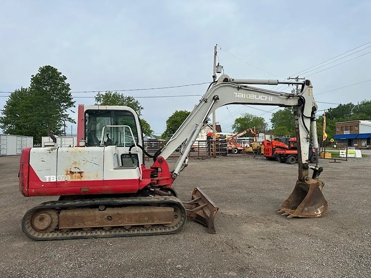 takeuchi-tb070-image-3