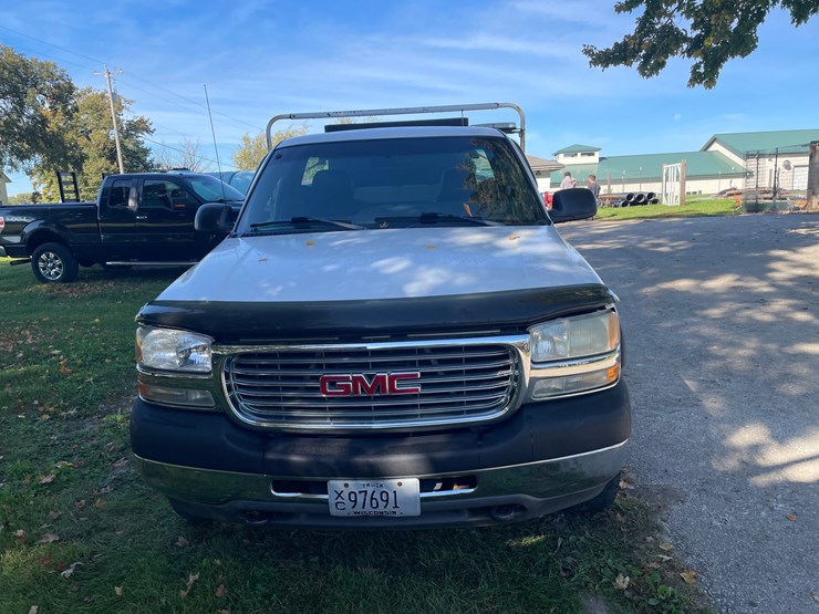 2002-chevrolet-2500-image-2
