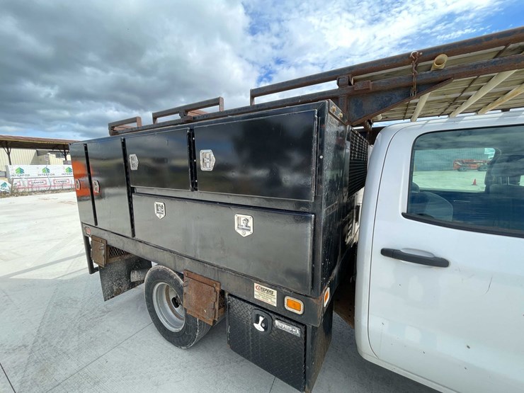 2018-chevrolet-3500-image-41