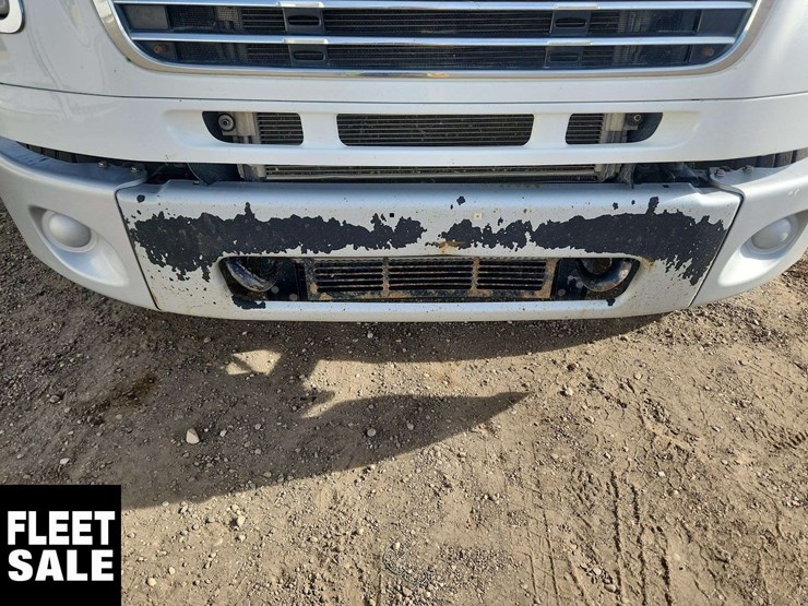 2018-freightliner-m2-106-image-30
