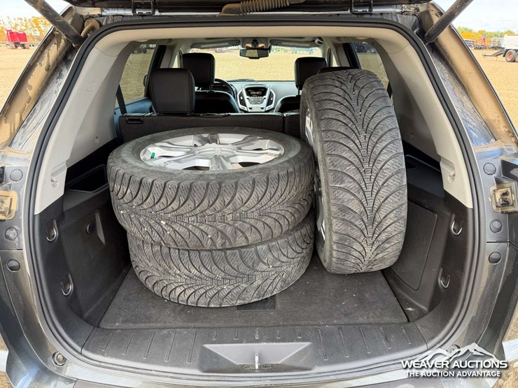 2017-gmc-terrain-slt-image-38