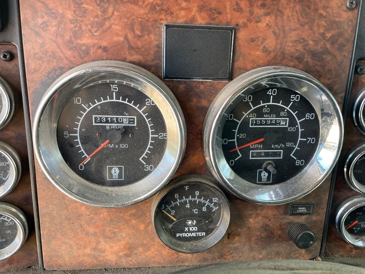2005-kenworth-t800-image-87