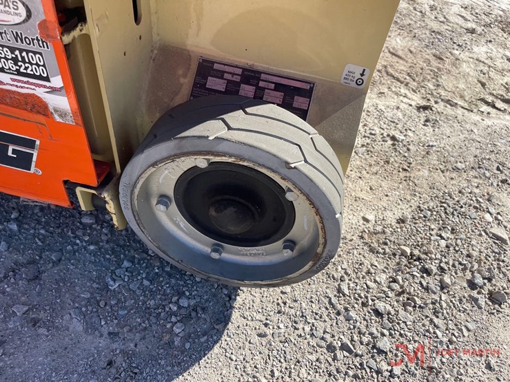 2015-jlg-1230es-image-11