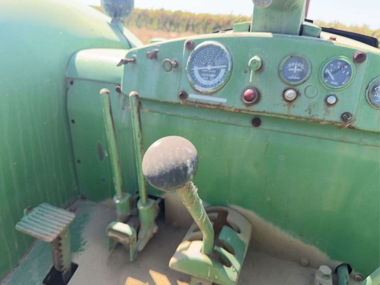 john-deere-820-image-40