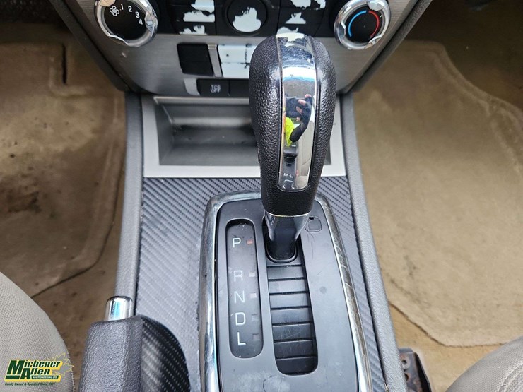 2012-ford-fusion-se-image-22