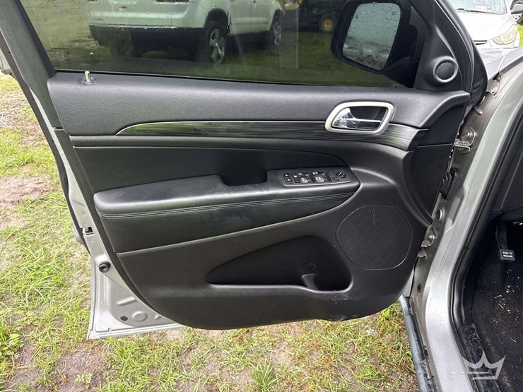 2019-jeep-grand-cherokee-image-11
