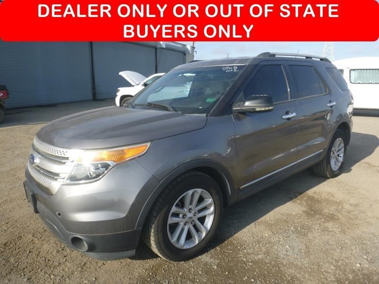 2012-ford-explorer-image-1