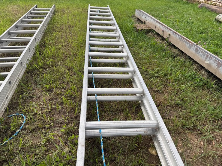 #4043-•-werner-aluminum-extension-ladder-image-6