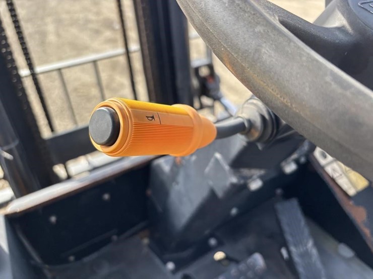 2019-jcb-903-4rt-forklift-image-23