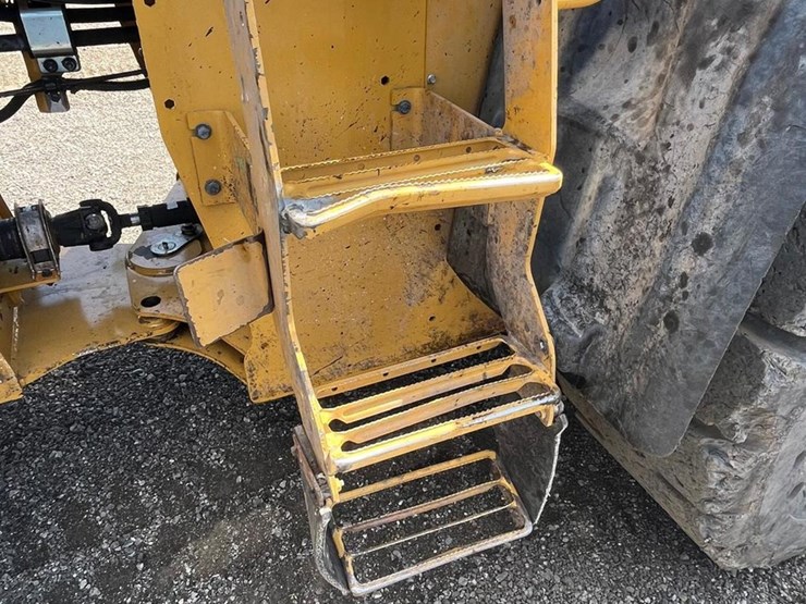 caterpillar-914m-image-10
