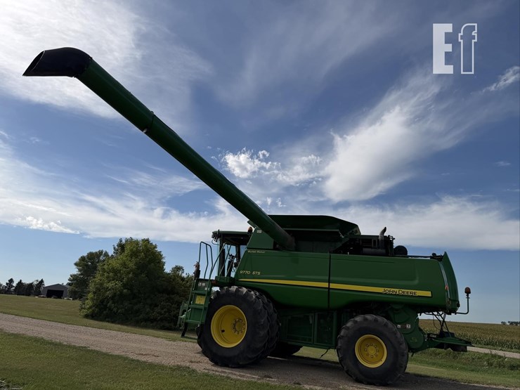 2011-john-deere-9770-sts-image-113