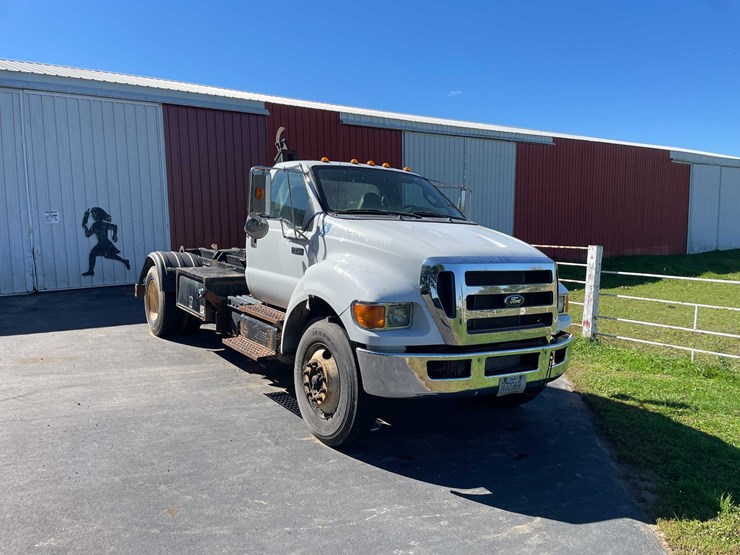 2013-ford-f750-image-3