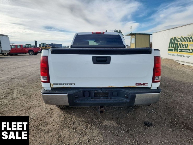 2013-gmc-sierra-1500-image-24
