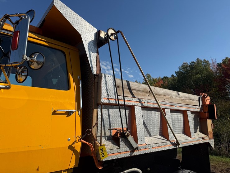 1989-ford-l8000-image-52