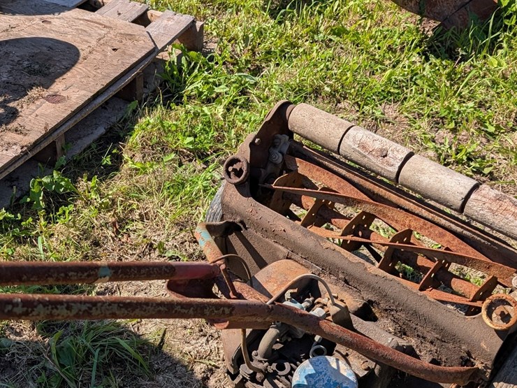 #4075-•-reel-mower-image-2