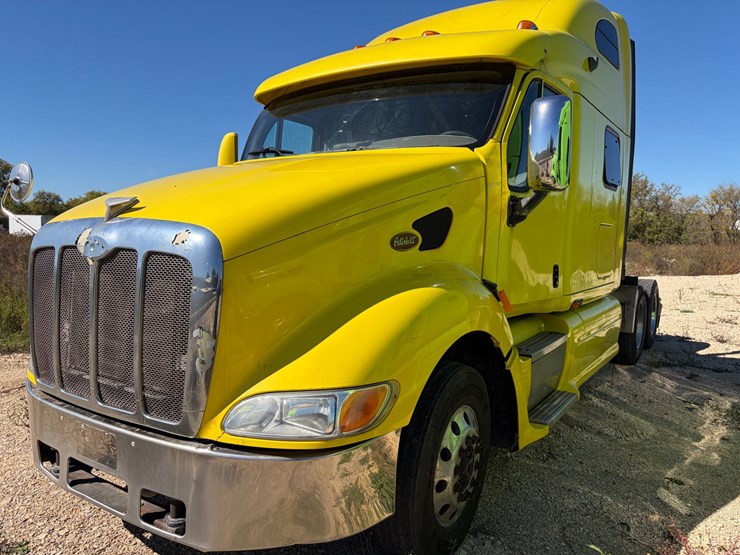 2007-peterbilt-387-image-1