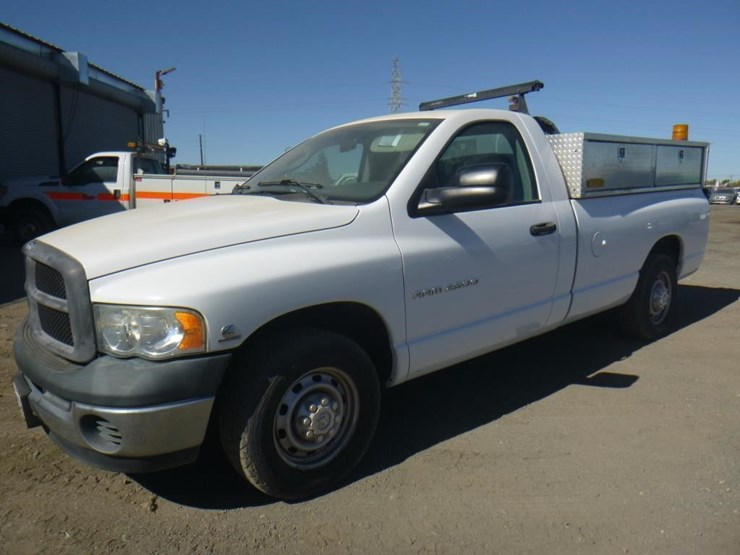 2004-dodge-ram-2500-image-1