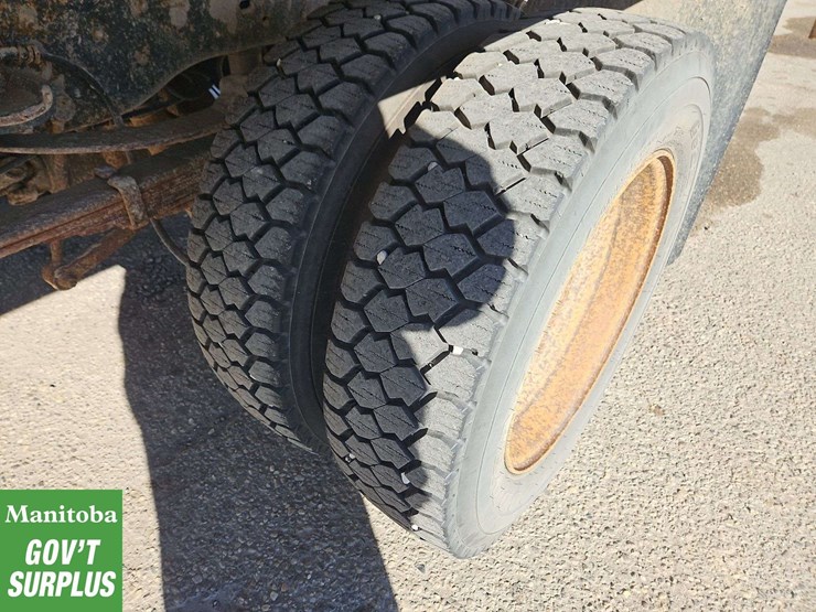 2014-ford-f550-image-12