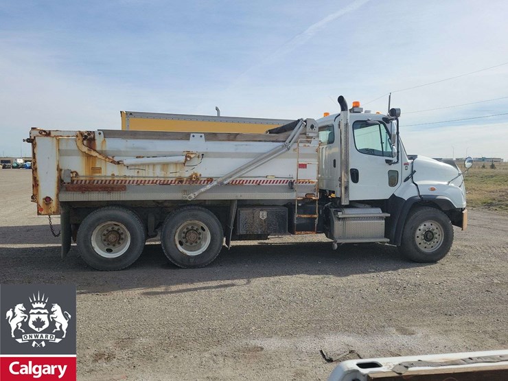 2016-freightliner-114sd-image-2