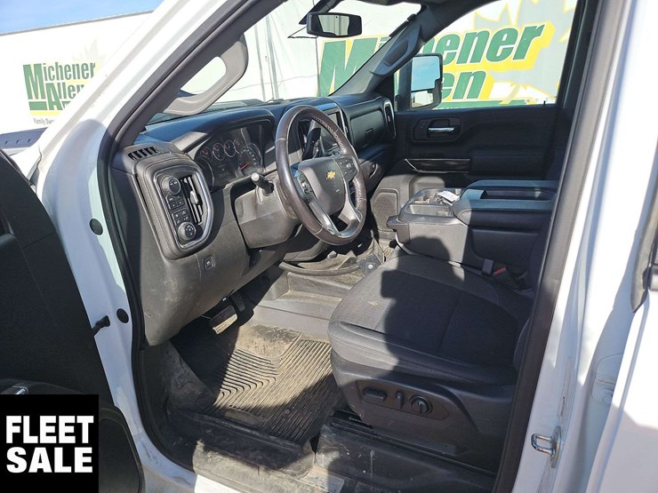2022-chevrolet-silverado-2500hd-image-13