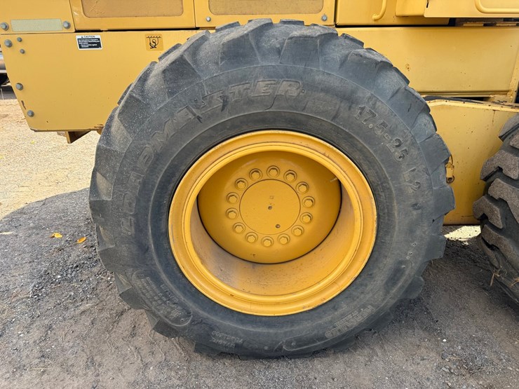 deere-672d-image-133