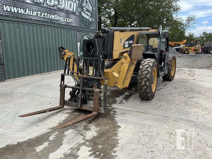 2018-caterpillar-tl1055d-image-8