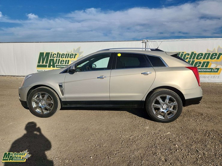 2010-cadillac-srx-image-30