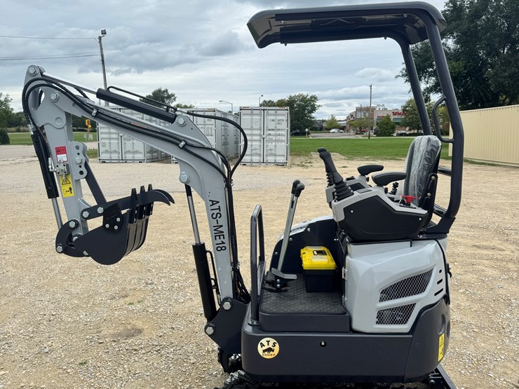unused-2026-me18-mini-excavator-image-5