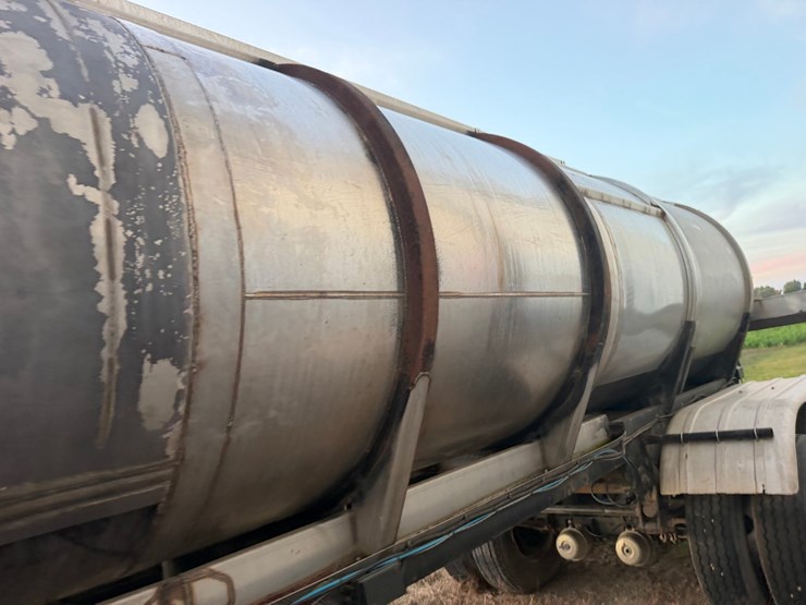 #1735-•-1984-certified-waste-tanker-image-25