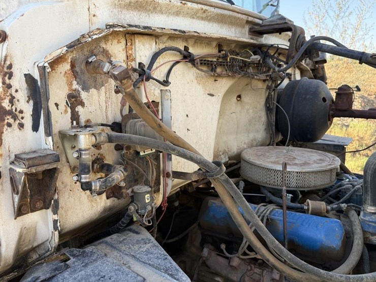 ford-f700-image-39