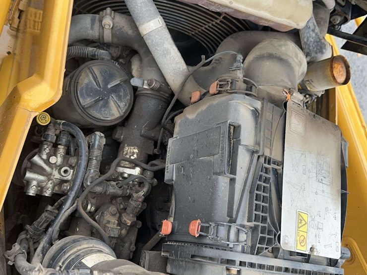 caterpillar-430f2-image-29