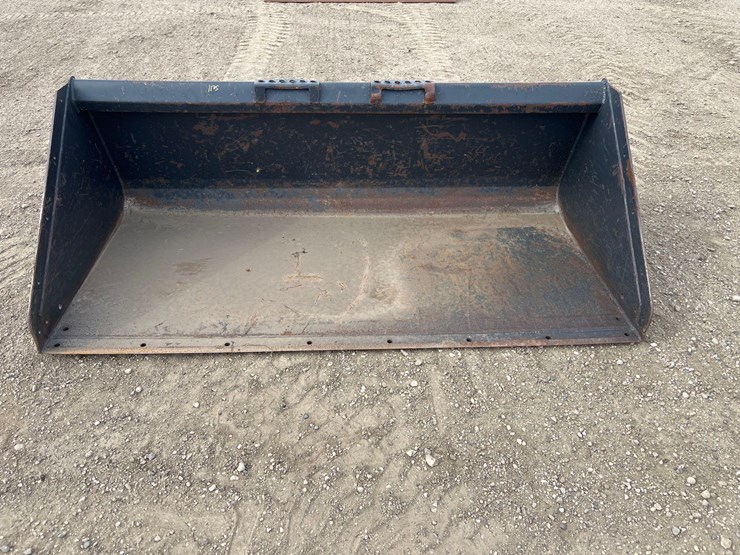 bobcat-snow-bucket-image-2