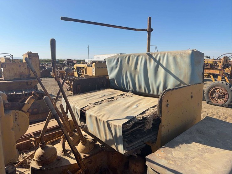 caterpillar-forty-diesel-image-35