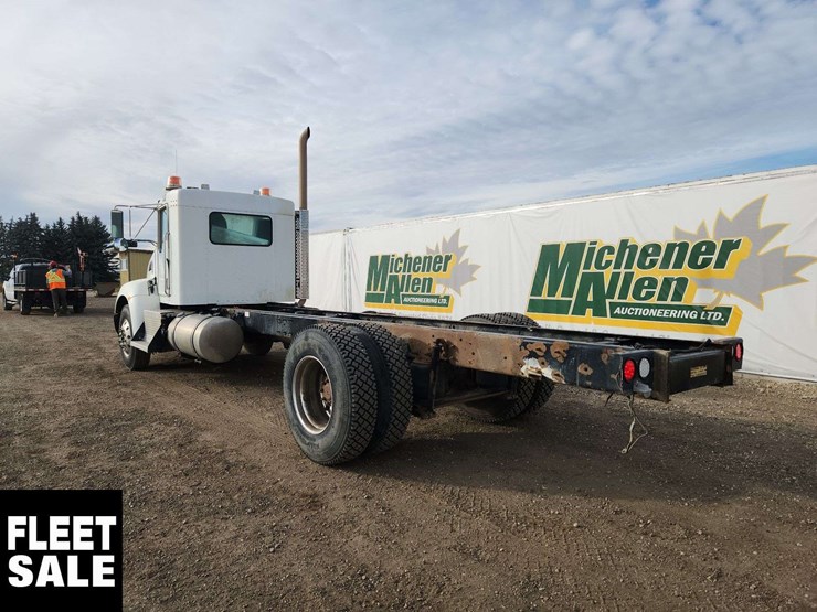2015-kenworth-t370-image-3