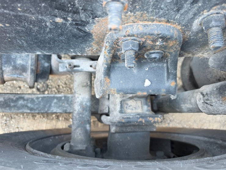 2016-freightliner-columbia-120-image-105