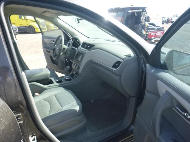 2017-chevrolet-traverse-image-7