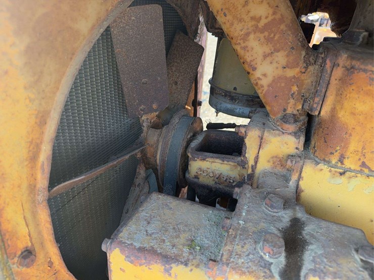caterpillar-thirty-image-18