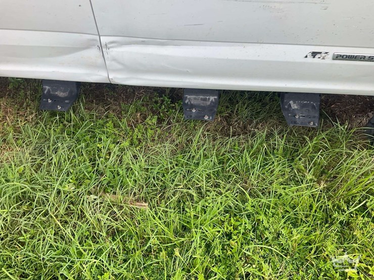 2019-ford-f550-image-18
