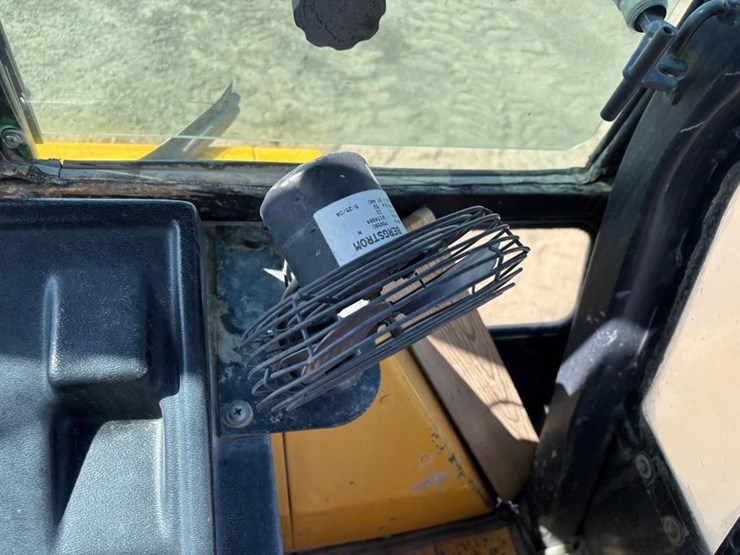1988-deere-310c-image-39