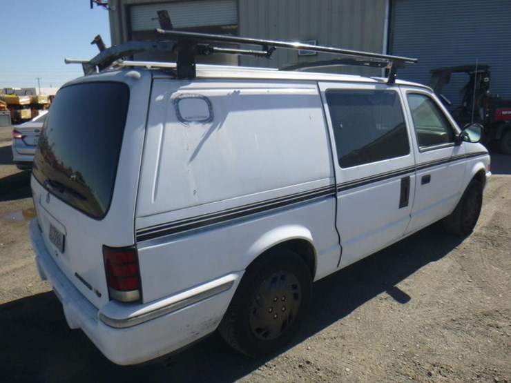 1993-dodge-caravan-image-4