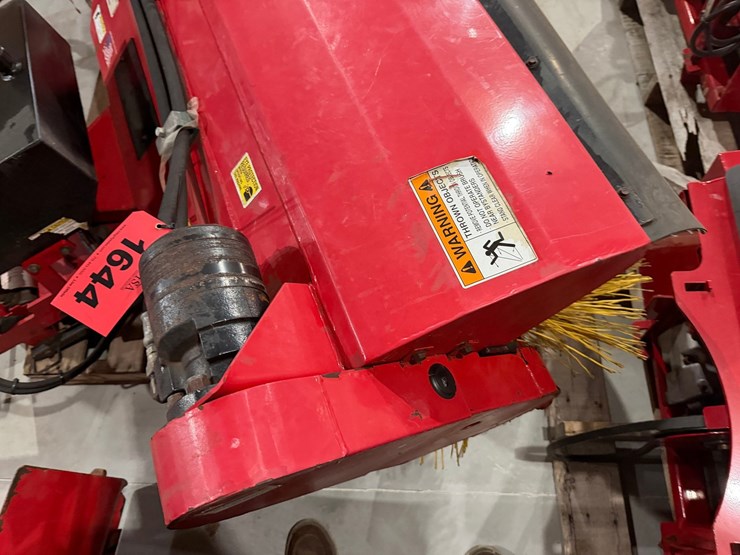 #1644-•-steiner-ventrac-sweeper-image-5
