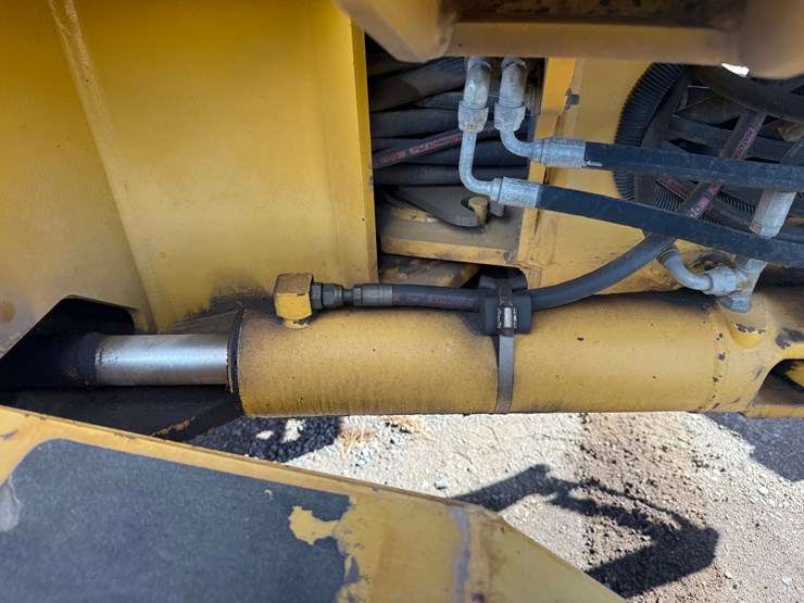 deere-672d-image-81