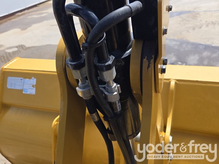 2023-caterpillar-416-image-21