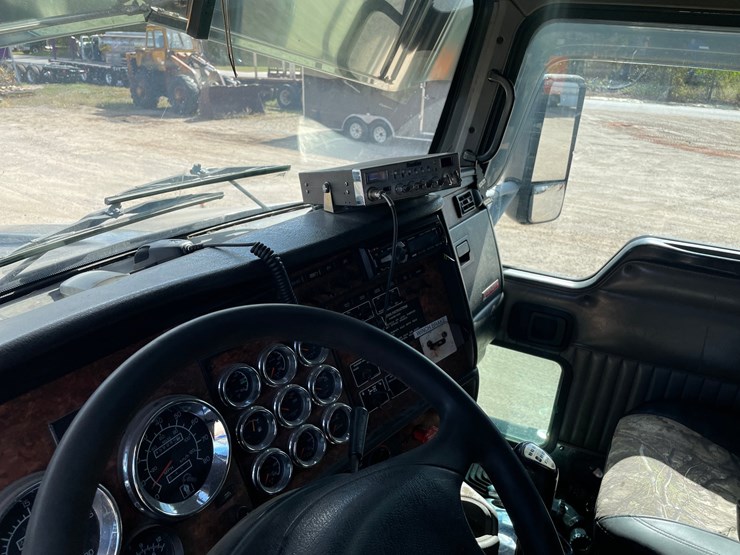 2005-kenworth-t800-image-84