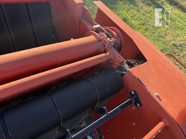 new-holland-br7090-image-40