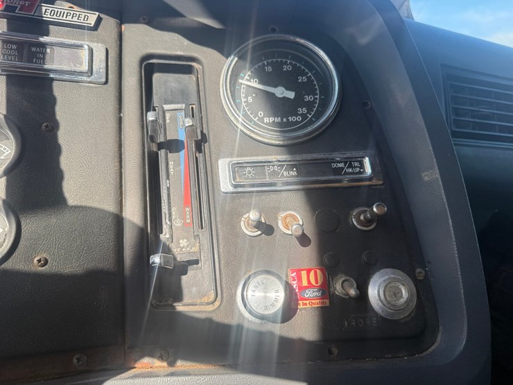 1989-ford-l8000-image-63