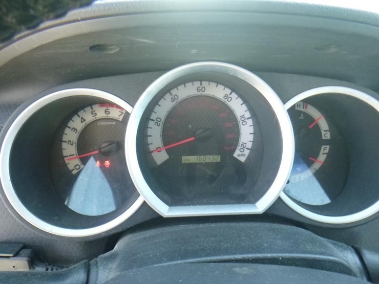 2013-toyota-tacoma-image-15