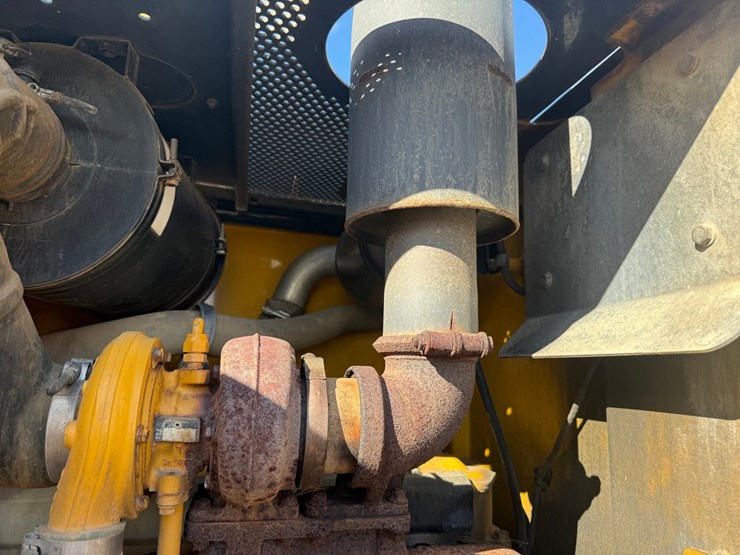 deere-672d-image-105
