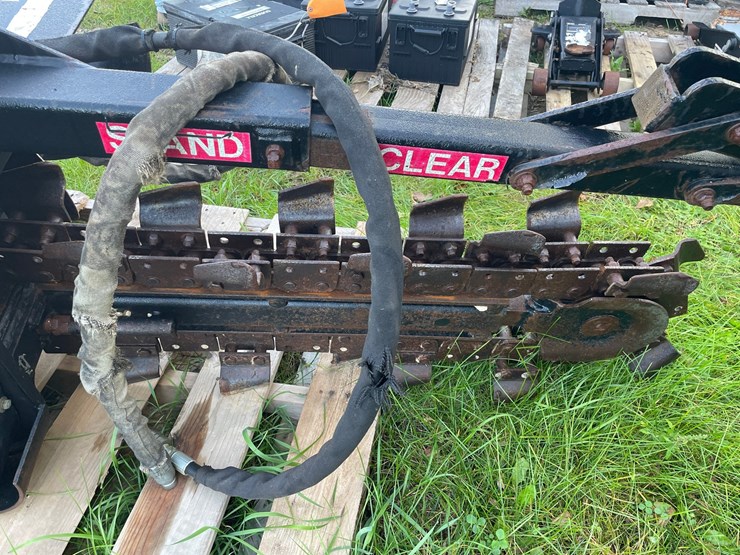 #3172-•-bradco-625-trencher-image-10